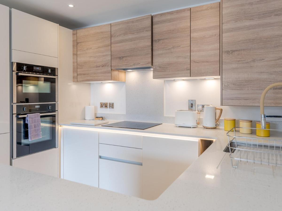 Pass The Keys 1 Bed Albury Contemporary Apartment With Secure Parking Shrewsbury Exterior photo