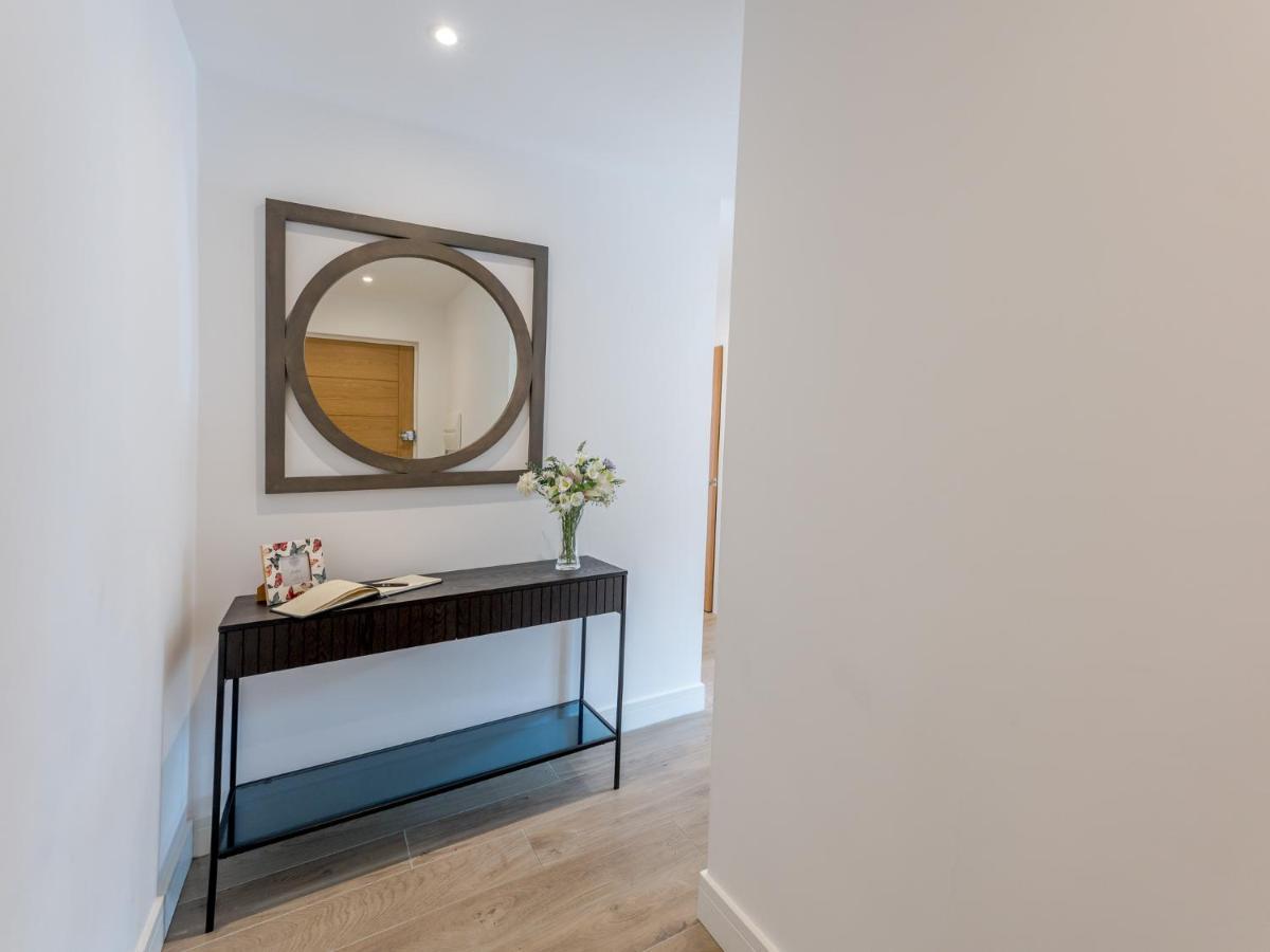 Pass The Keys 1 Bed Albury Contemporary Apartment With Secure Parking Shrewsbury Exterior photo